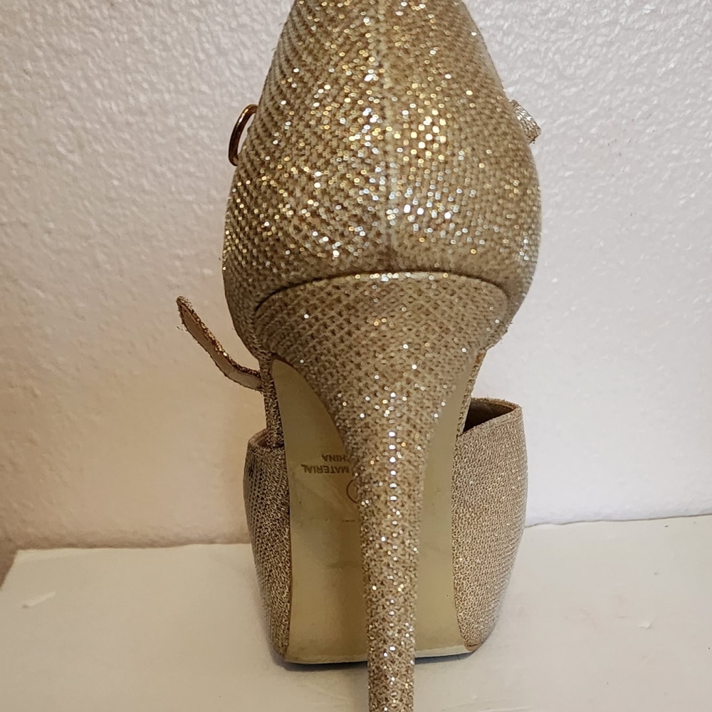 High heels - Picture 3 of 5
